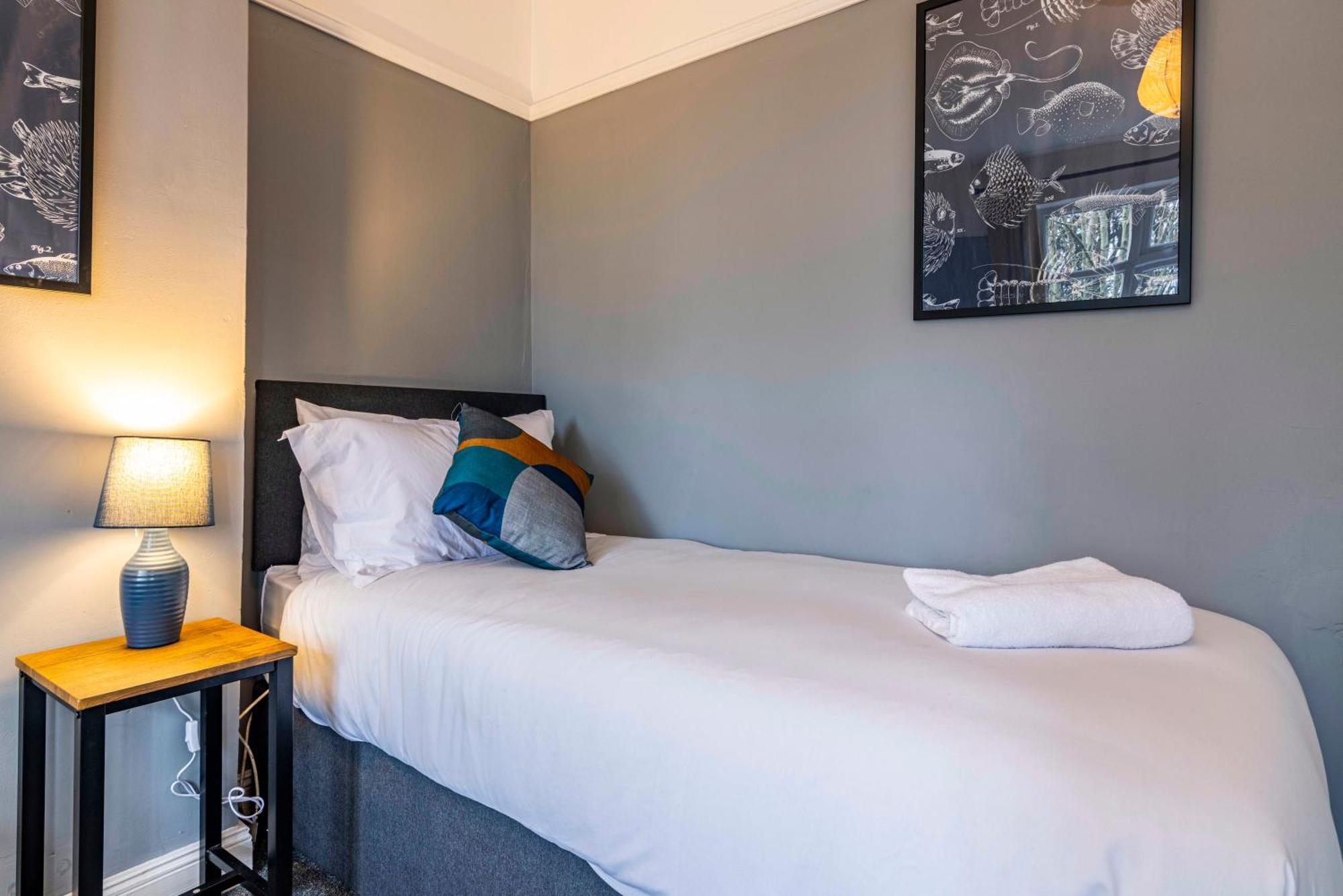 Lovely 4Bdr Home- Off Street Parking Sleeps 7 Nottingham Kültér fotó