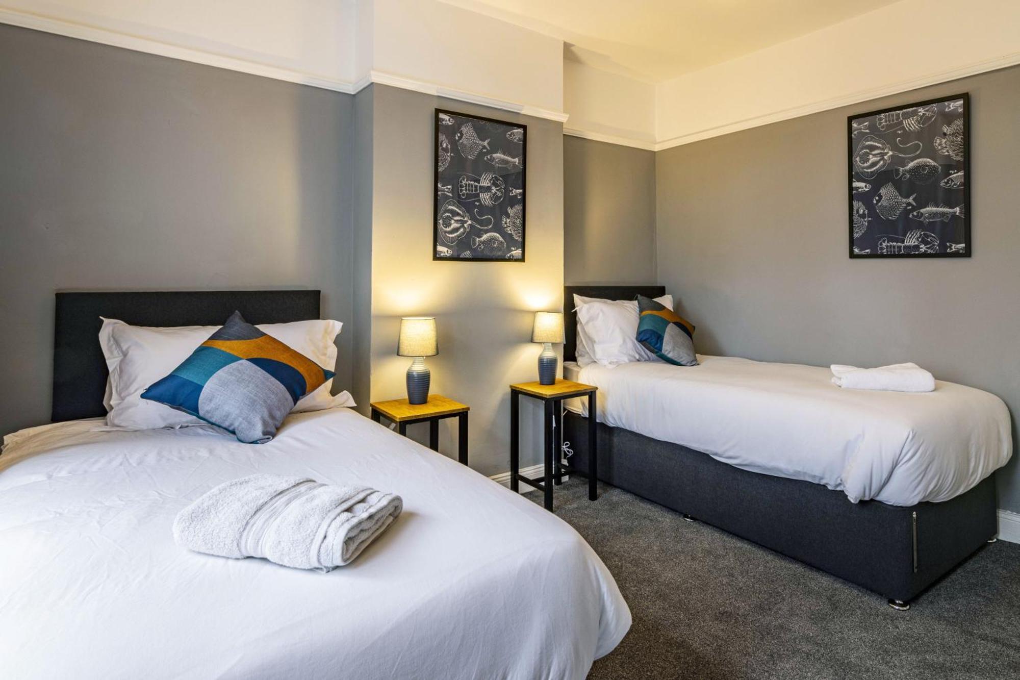 Lovely 4Bdr Home- Off Street Parking Sleeps 7 Nottingham Kültér fotó