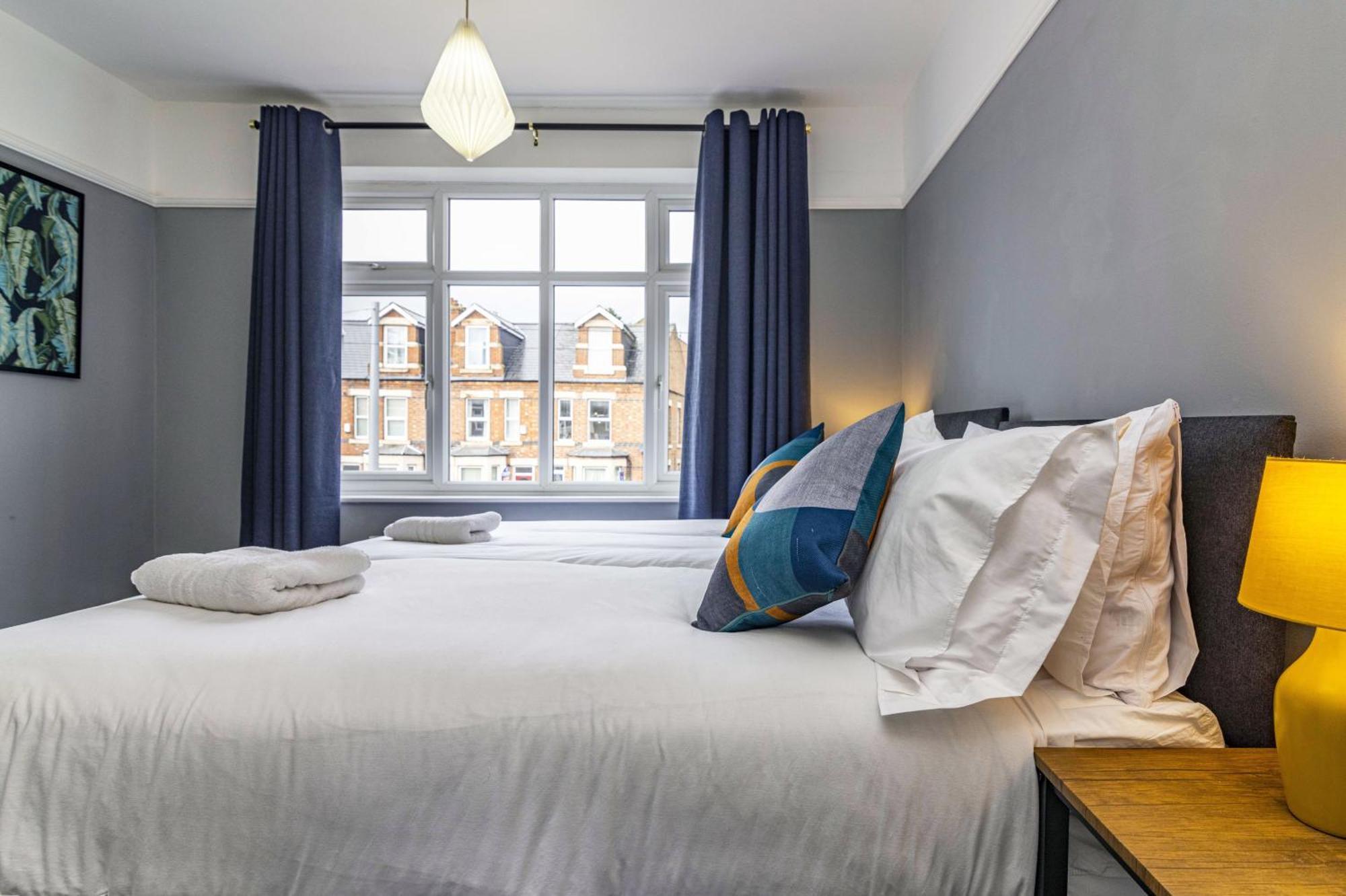 Lovely 4Bdr Home- Off Street Parking Sleeps 7 Nottingham Kültér fotó
