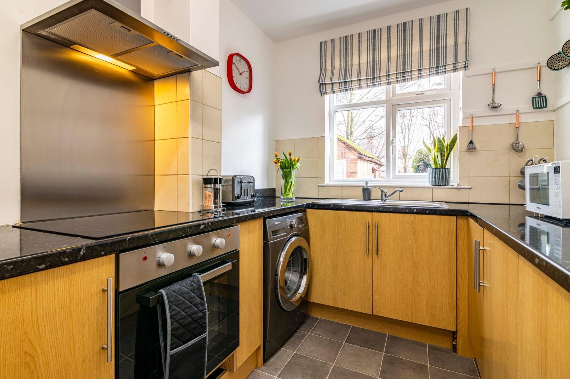 Lovely 4Bdr Home- Off Street Parking Sleeps 7 Nottingham Kültér fotó