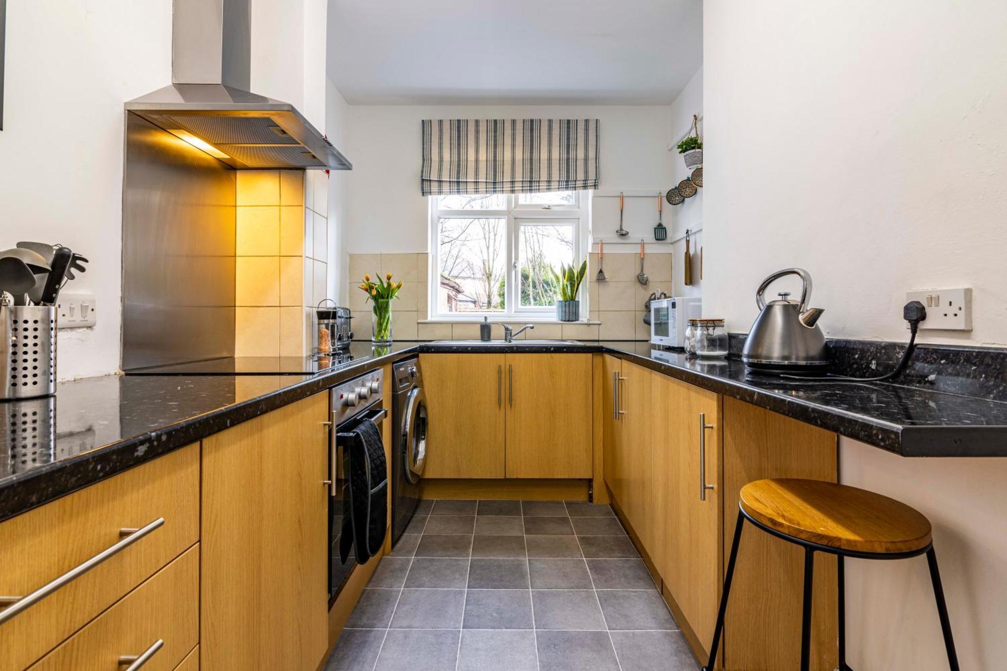 Lovely 4Bdr Home- Off Street Parking Sleeps 7 Nottingham Kültér fotó