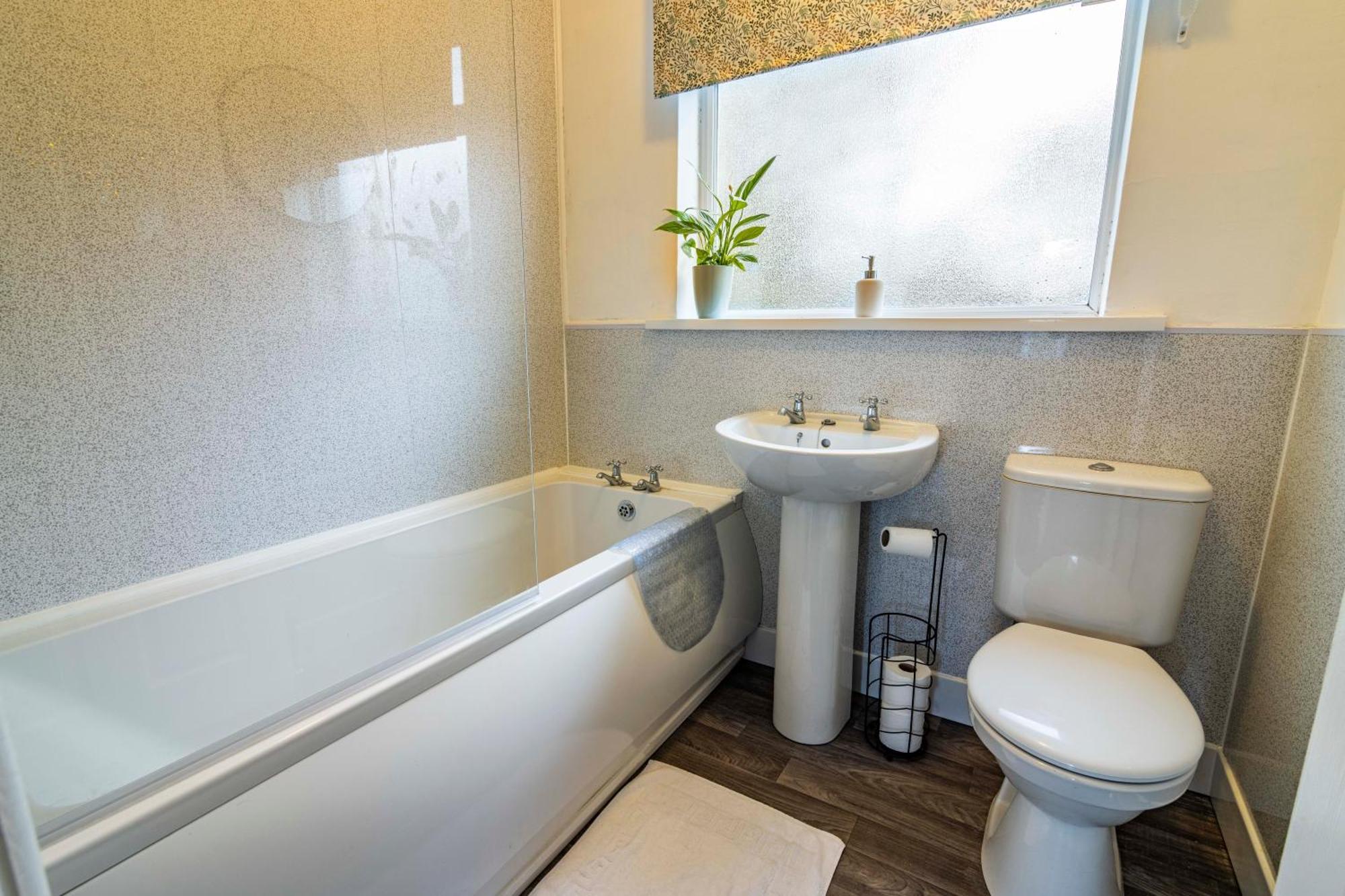 Lovely 4Bdr Home- Off Street Parking Sleeps 7 Nottingham Kültér fotó